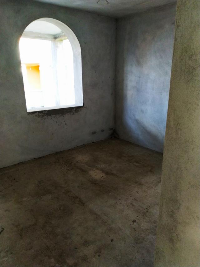 House under construction in Dobra Voda