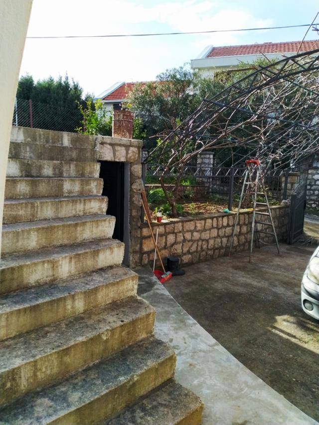 House under construction in Dobra Voda