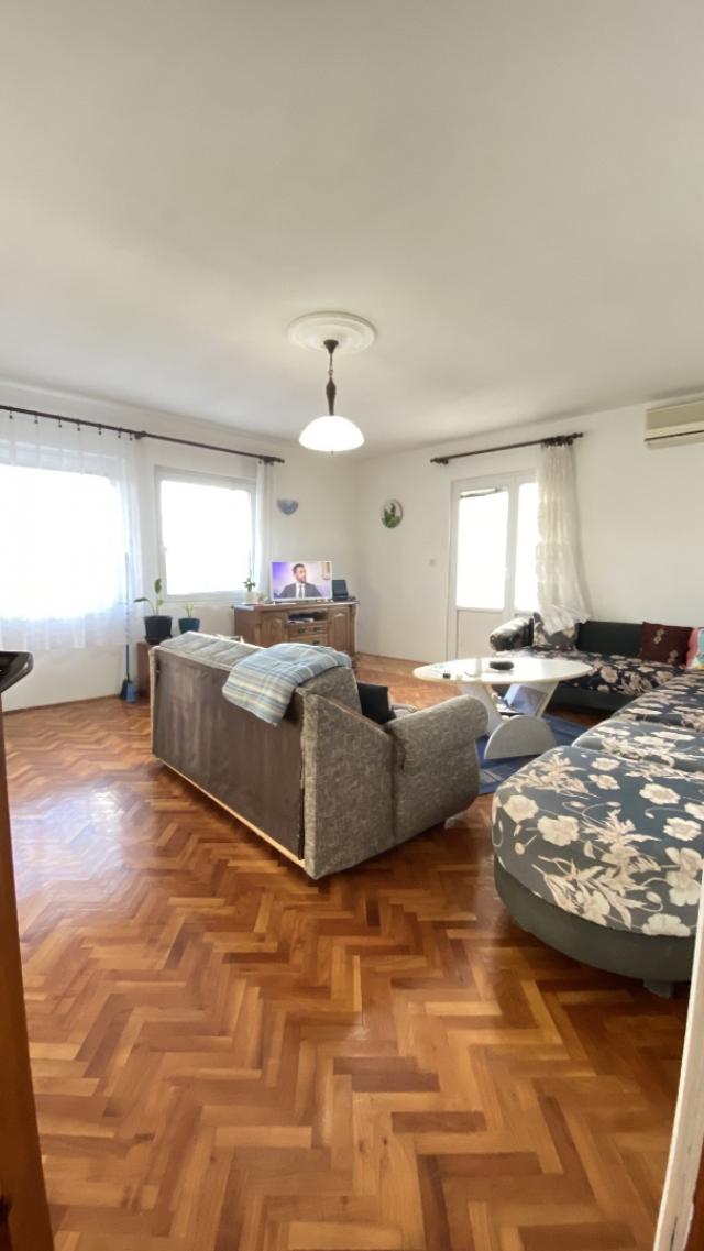 Two-storey house with a plot in the Ilino area, Bar. 