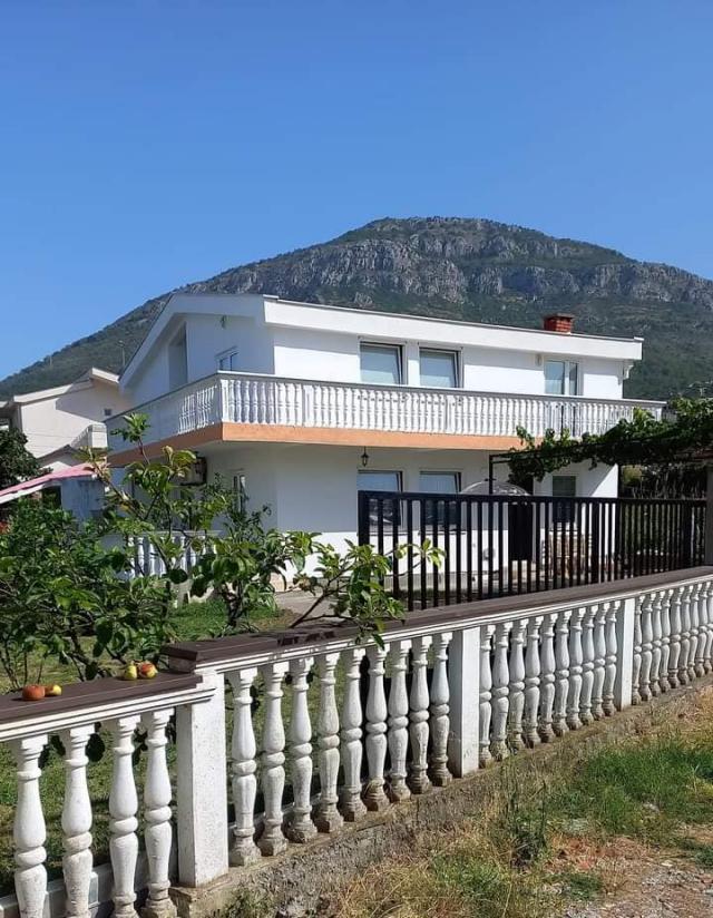 Two-storey house with a plot in the Ilino area, Bar. 