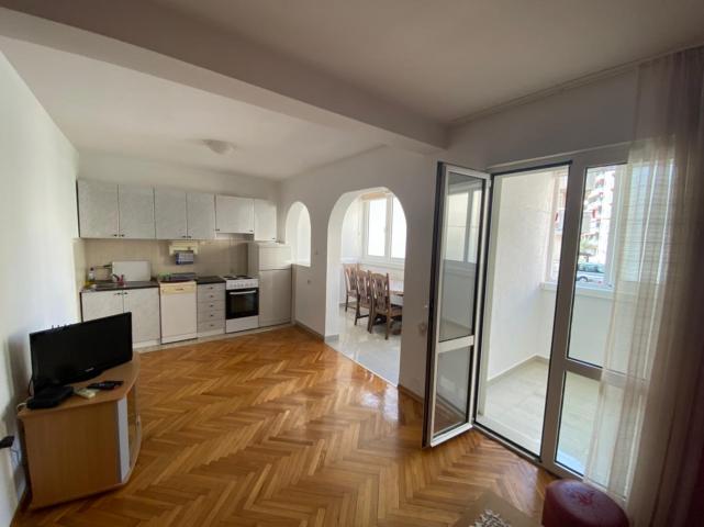 Apartment with 2 bedrooms in Budva (Rozino)
