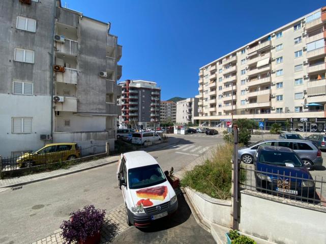 Apartment with 2 bedrooms in Budva (Rozino)