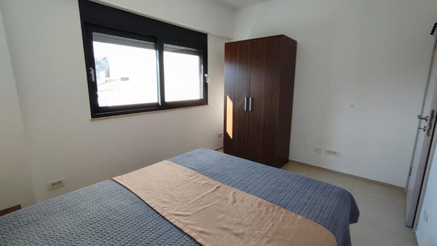 Apartments in a new building in Sutomore close to the sea