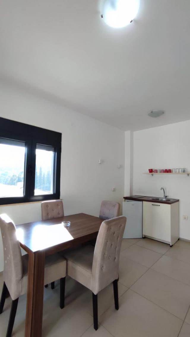 Apartments in a new building in Sutomore close to the sea