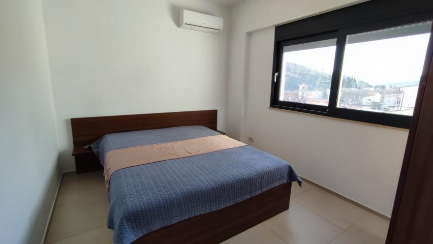 Apartments in a new building in Sutomore close to the sea