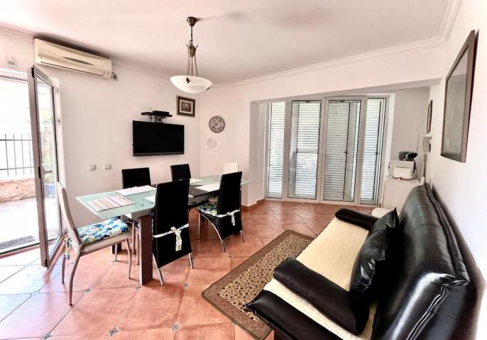 Three-storey house in Petrovac