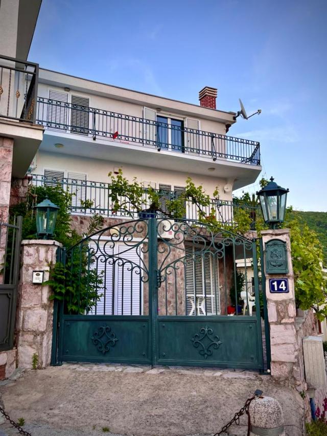 Three-storey house in Petrovac