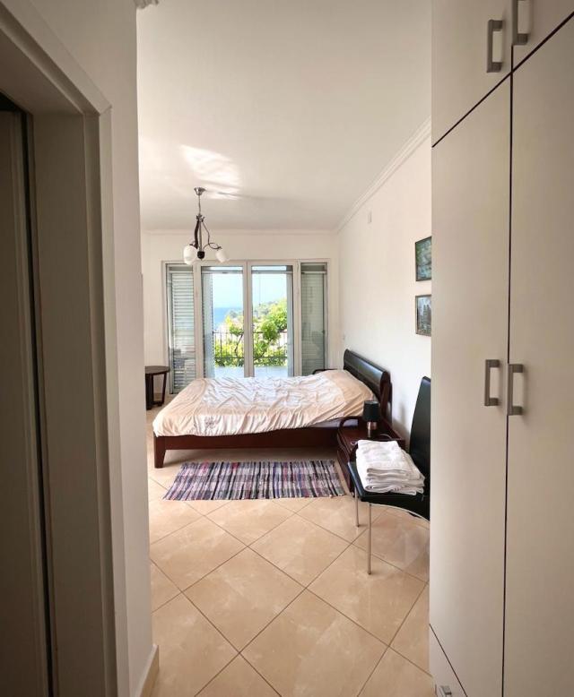 Three-storey house in Petrovac