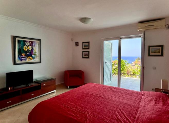 Three-storey house in Petrovac