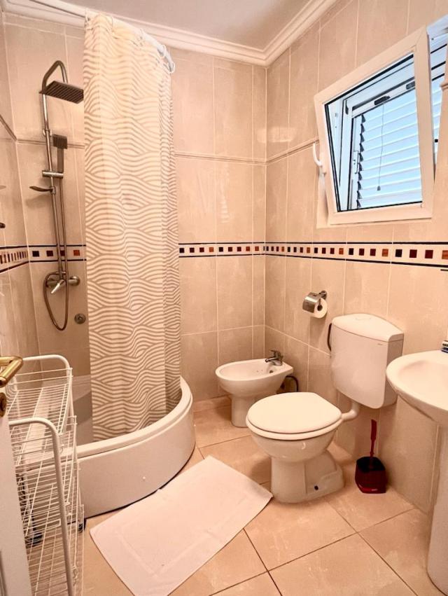 Three-storey house in Petrovac