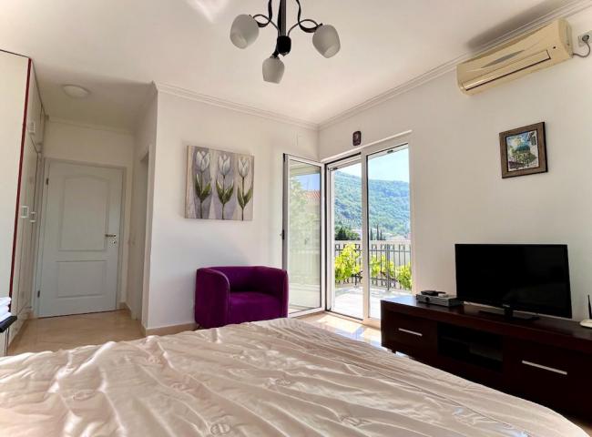 Three-storey house in Petrovac