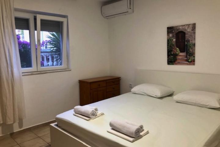 Villa in Krasici 200 meters from the sea