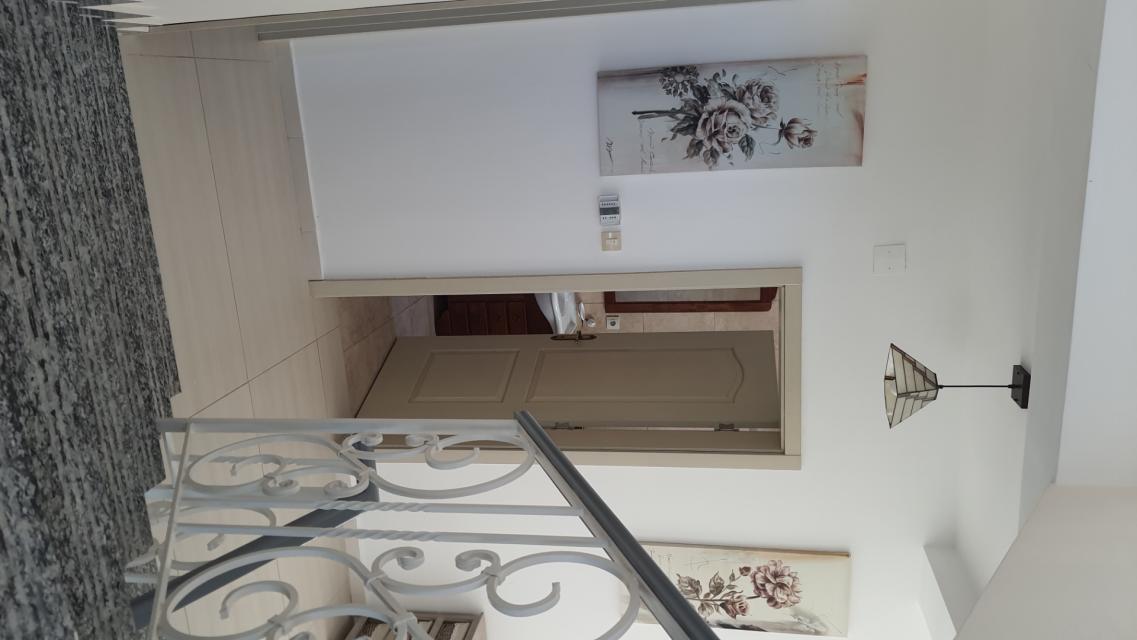 Three-storey villa with a swimming pool in the city of Bar, Green Belt area. 