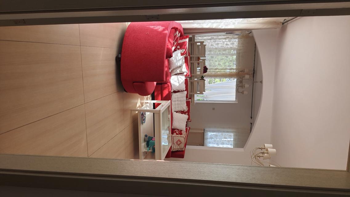 Three-storey villa with a swimming pool in the city of Bar, Green Belt area. 