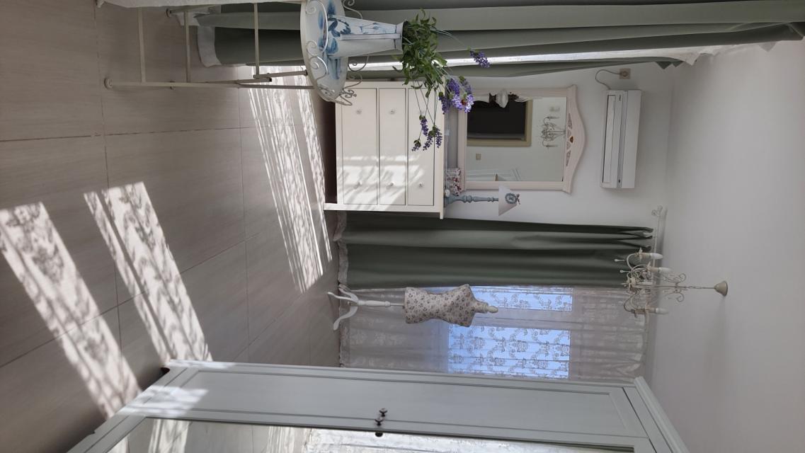 Three-storey villa with a swimming pool in the city of Bar, Green Belt area. 