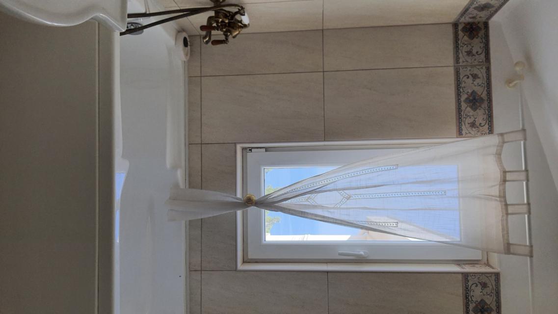 Three-storey villa with a swimming pool in the city of Bar, Green Belt area. 