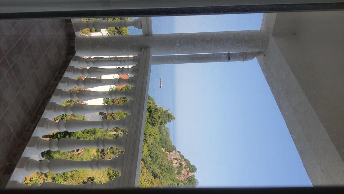 Three-storey villa with a swimming pool in the city of Bar, Green Belt area. 