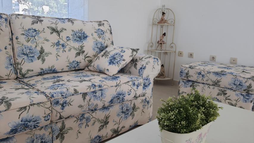 Three-storey villa with a swimming pool in the city of Bar, Green Belt area. 