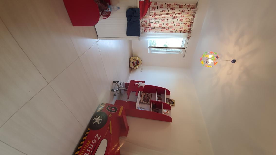 Three-storey villa with a swimming pool in the city of Bar, Green Belt area. 