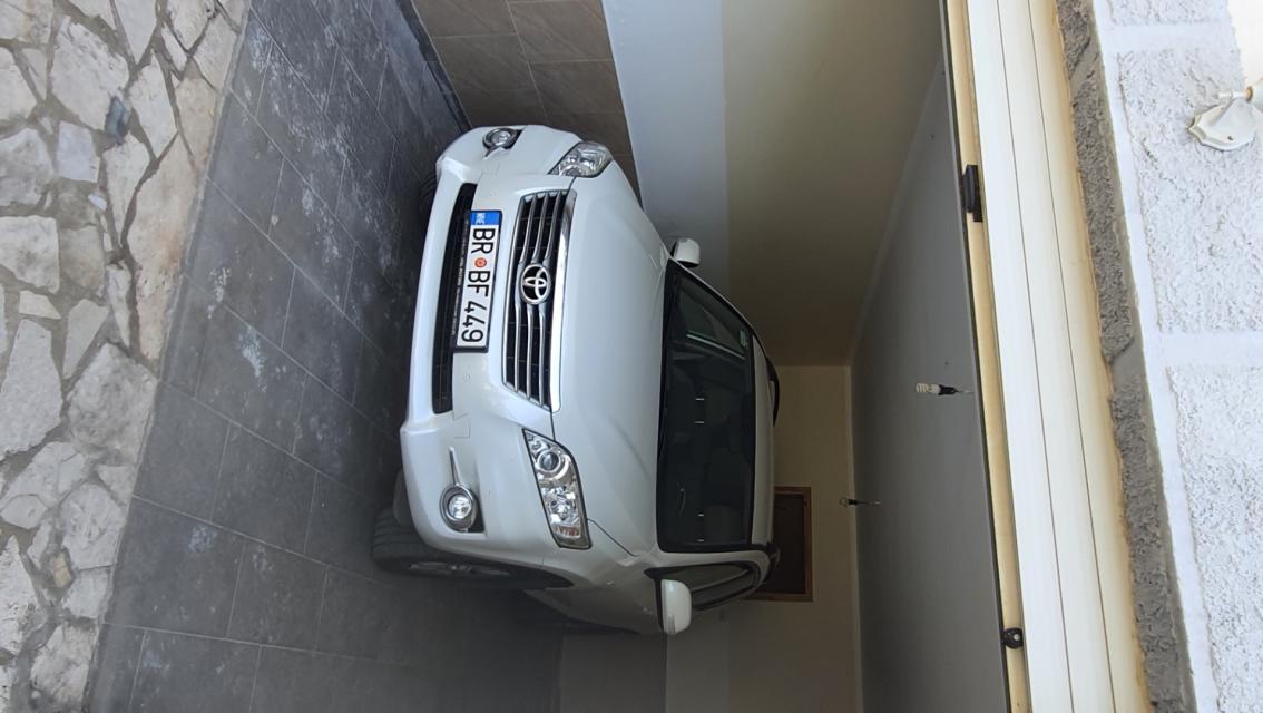 Three-storey villa with a swimming pool in the city of Bar, Green Belt area. 