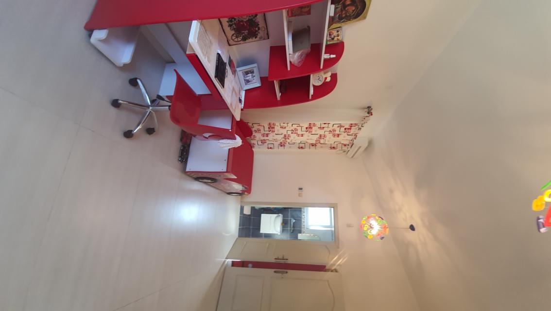 Three-storey villa with a swimming pool in the city of Bar, Green Belt area. 