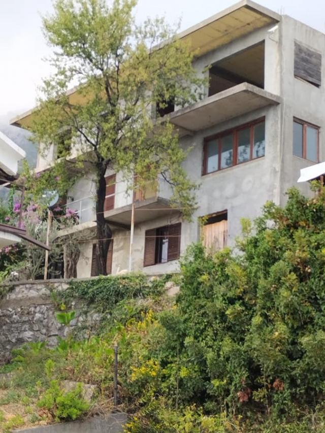 Three-storey unfinished house with a plot in the Shushan area, Bar. 