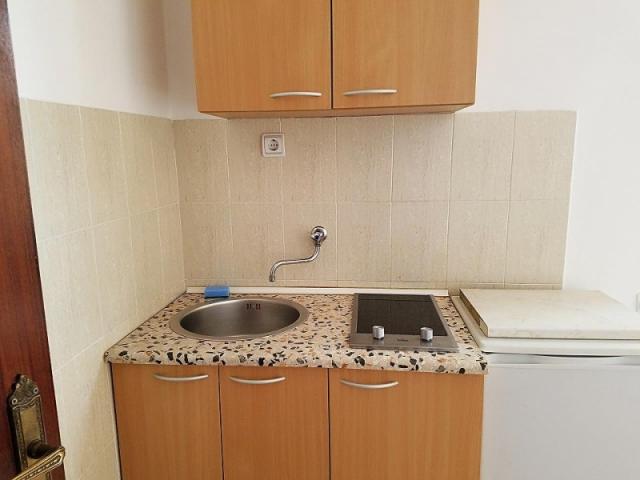 Hotel with 12 apartments in Petrovac