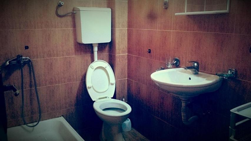 Hotel with 12 apartments in Petrovac