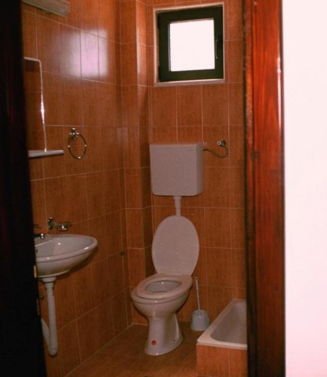 Hotel with 12 apartments in Petrovac