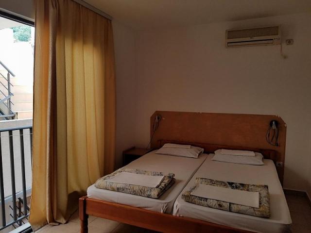 Hotel with 12 apartments in Petrovac