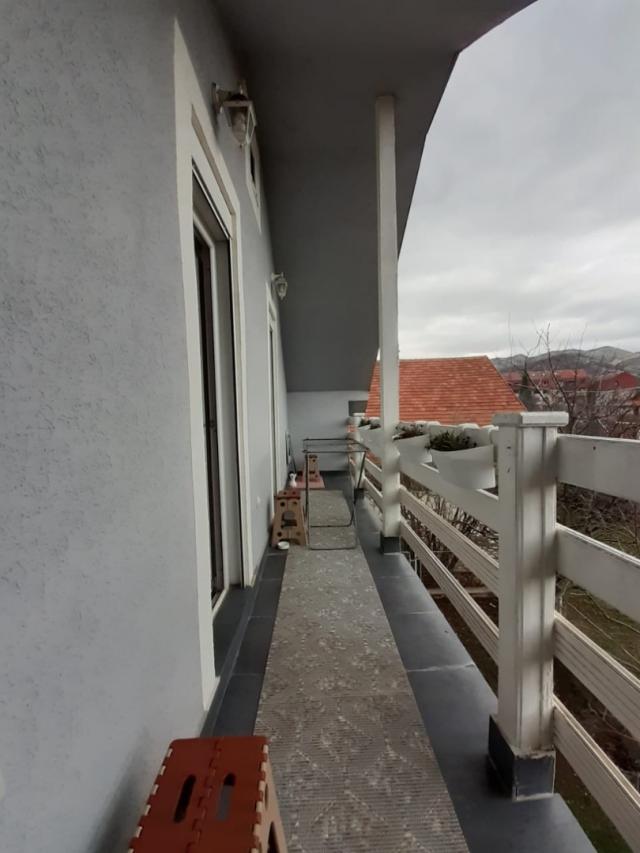 Two-storey house with a plot in Cetinje. 