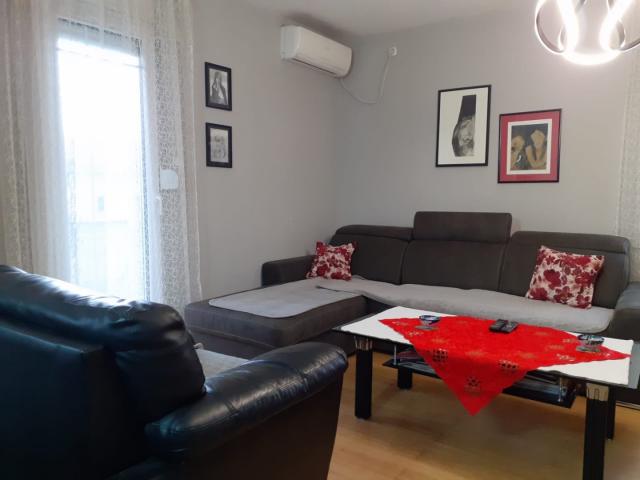 Two-storey house with a plot in Cetinje. 