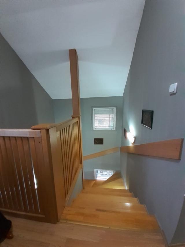 Two-storey house with a plot in Cetinje. 
