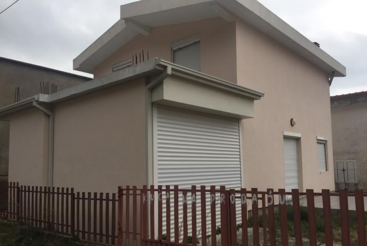 New house in Sutomore, Brca district with a garage. 