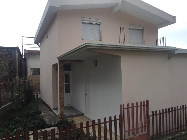 New house in Sutomore, Brca district with a garage. 