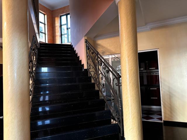 Sale of a villa with a swimming pool in Petrovac