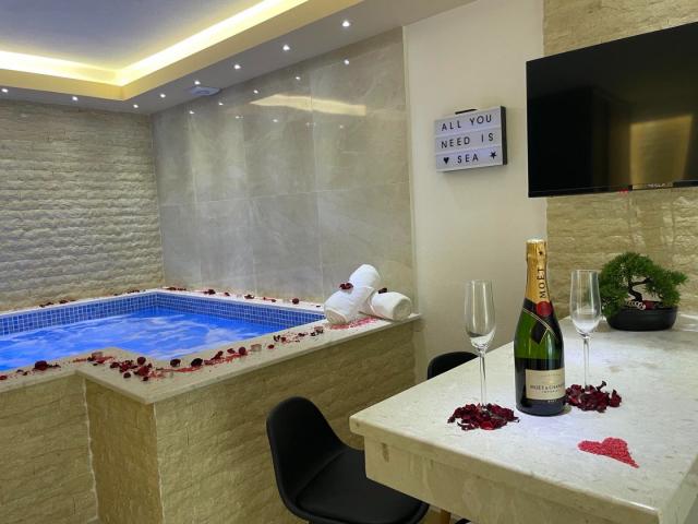 Unique apartment with an indoor pool in the center of Sutomore near the sea