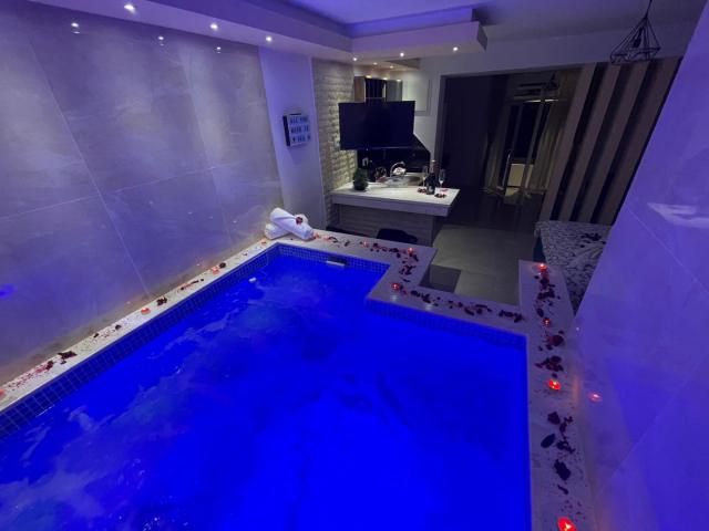Unique apartment with an indoor pool in the center of Sutomore near the sea