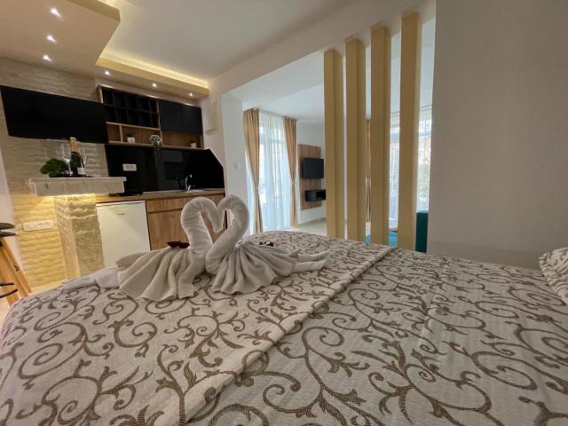 Unique apartment with an indoor pool in the center of Sutomore near the sea