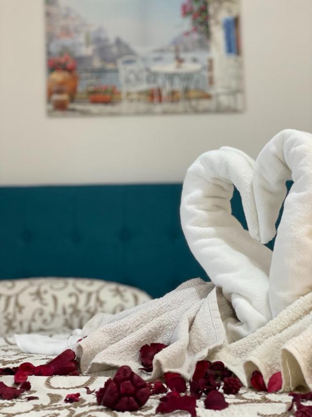 Unique apartment with an indoor pool in the center of Sutomore near the sea
