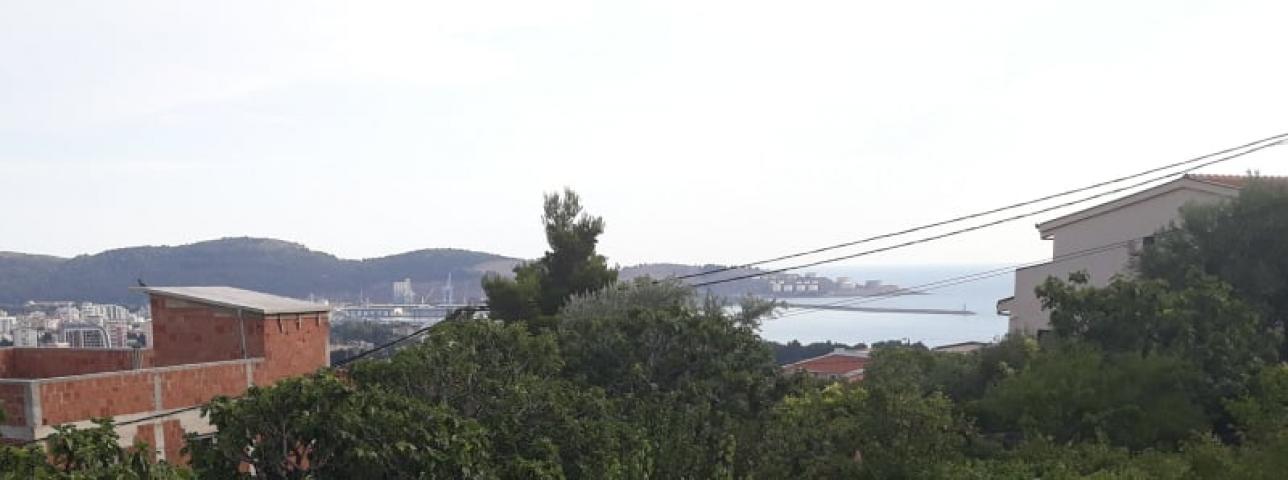 One-storey house with a large plot in Shushani, Bar