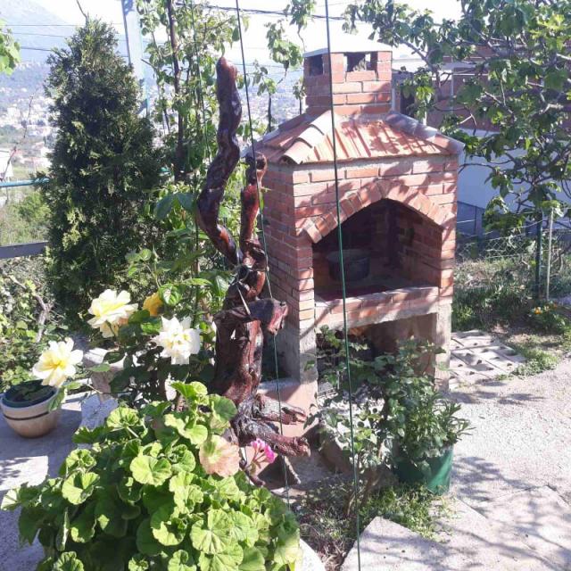 One-storey house with a large plot in Shushani, Bar