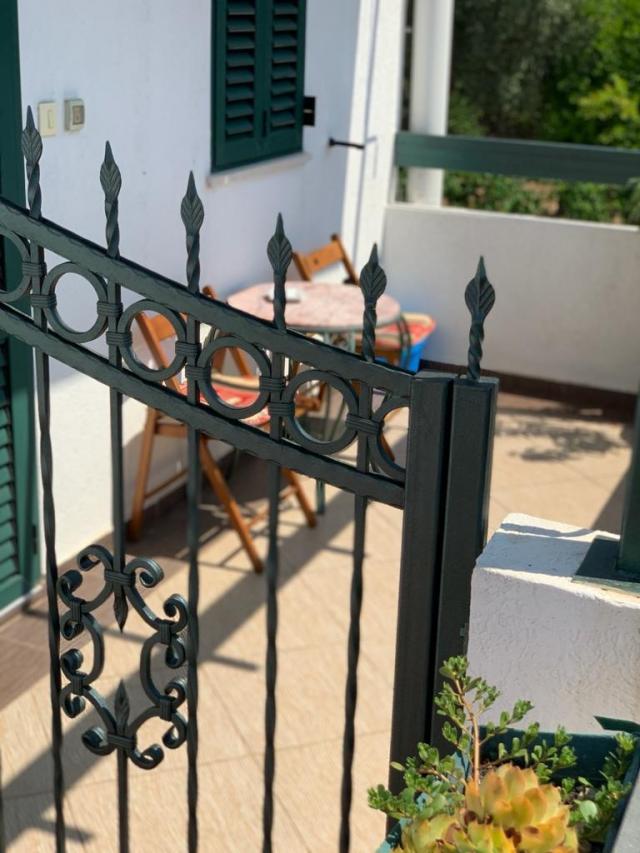 1 bedroom apartment on Sveti Stefan 100 meters from the beach