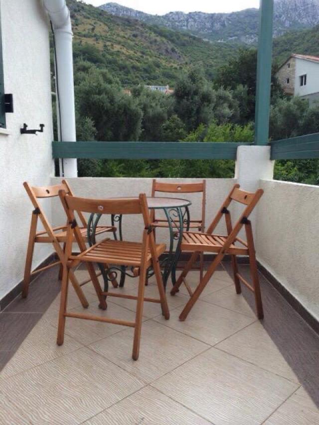 1 bedroom apartment on Sveti Stefan 100 meters from the beach