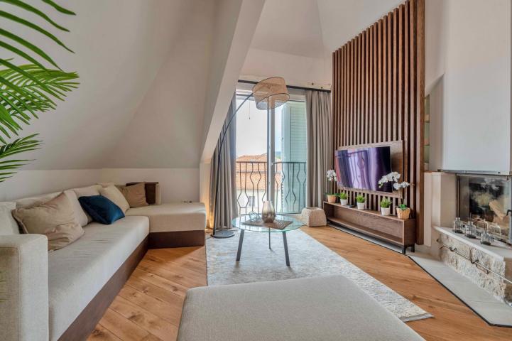 Budva, Old Town - unique apartment with view of the beach and sea