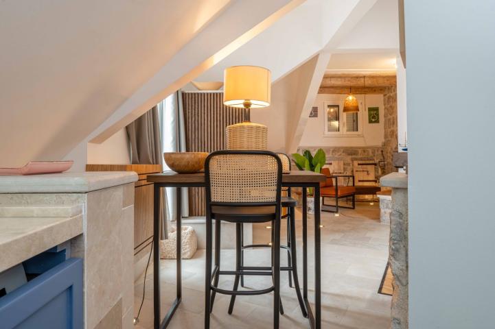 Budva, Old Town - unique apartment with view of the beach and sea