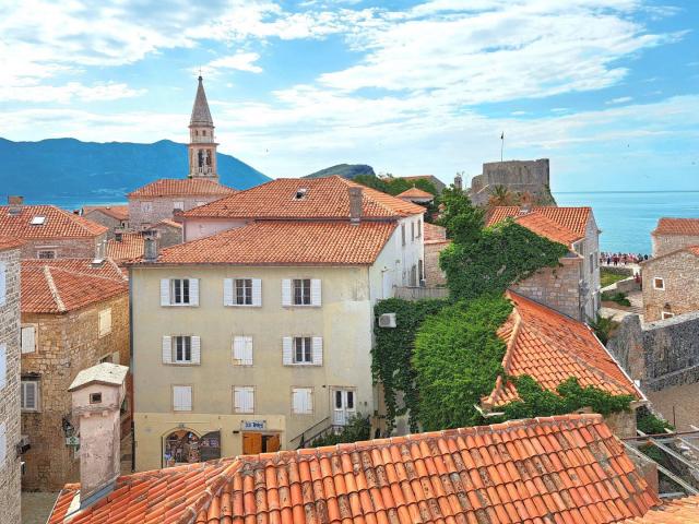 Budva, Old Town - unique apartment with view of the beach and sea