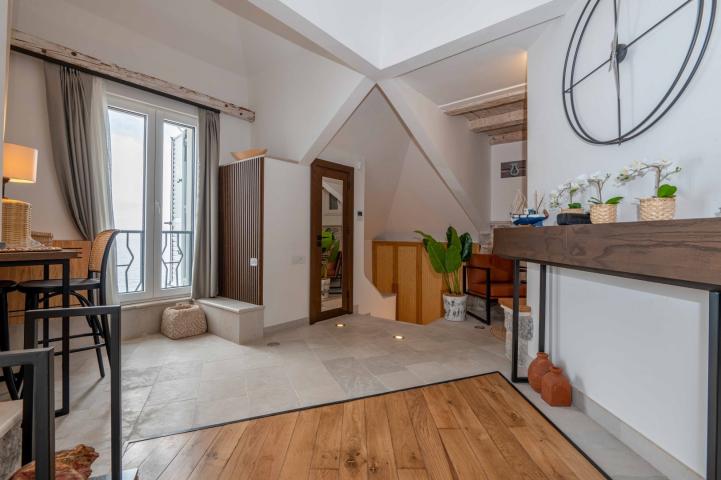 Budva, Old Town - unique apartment with view of the beach and sea