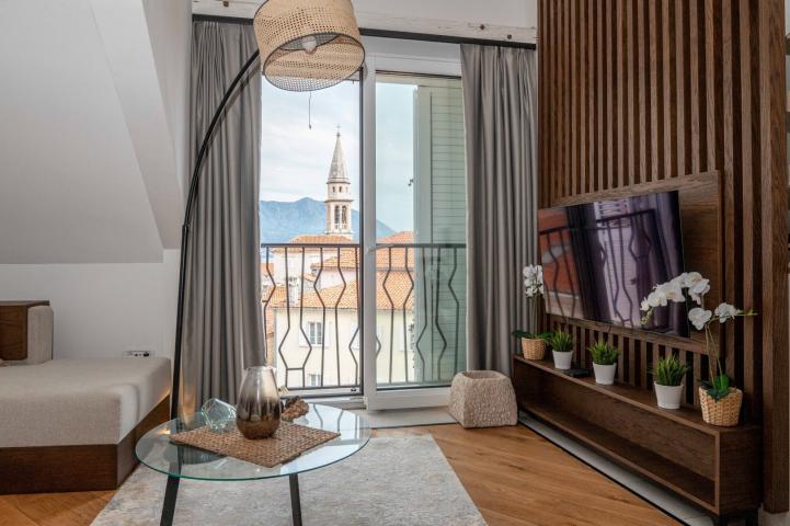 Budva, Old Town - unique apartment with view of the beach and sea