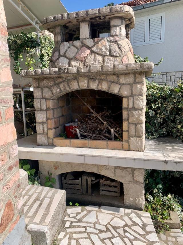 Spacious house in Dobry Voda with panoramic sea views, not far from the beach. 